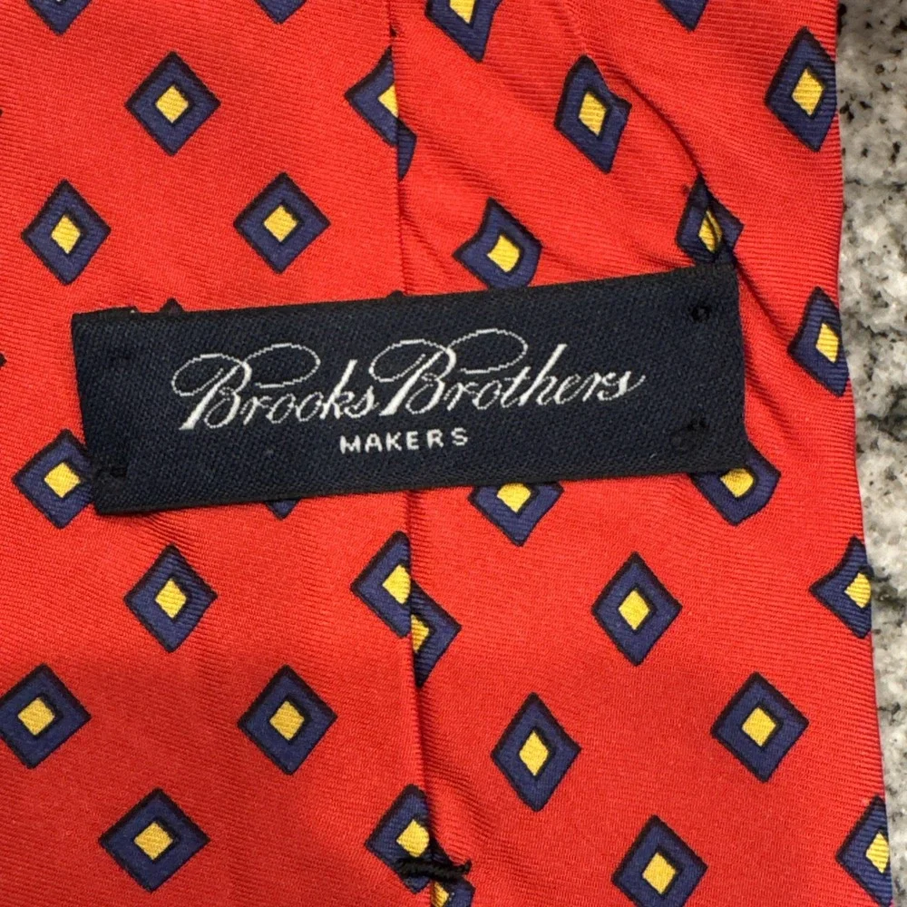 Brooks Brothers Makers 100% Silk USA Made Tie Red Gold Navy Blue Diamond‎ 57